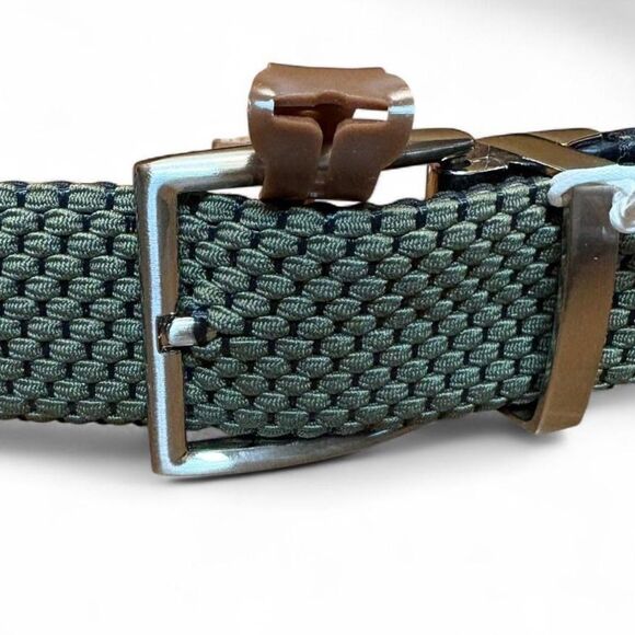 NWT Tommy Bahama Reversible Stretch Belt in Olive + Black size L (38-40) - Picture 6 of 8